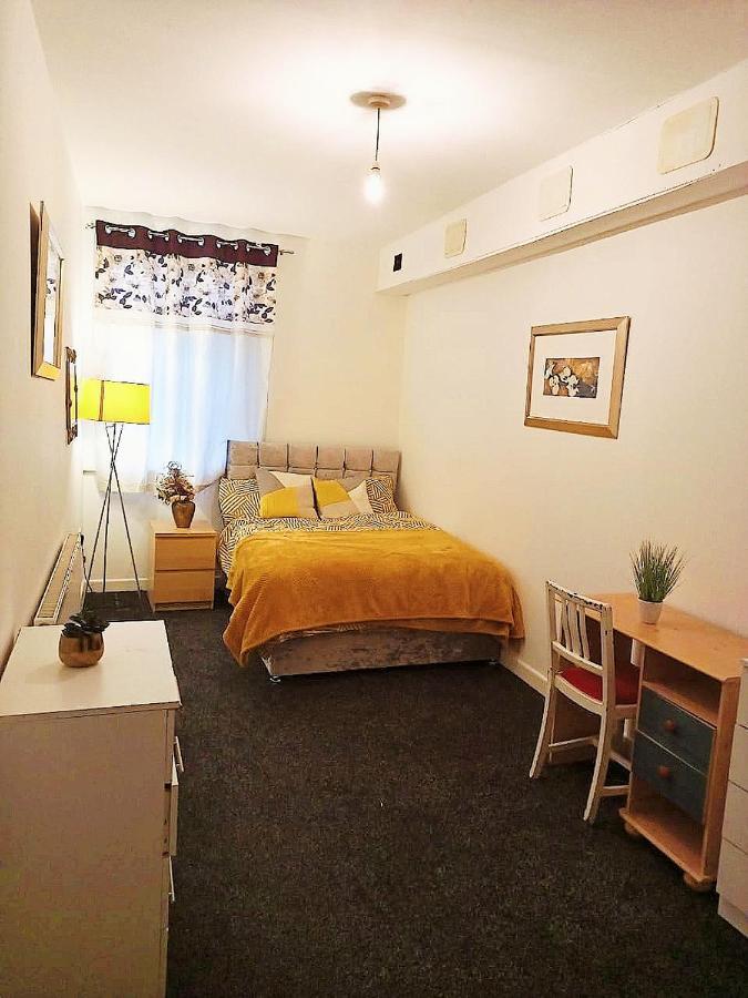 Double Room Close To Bradford University And City Centre ภายนอก รูปภาพ