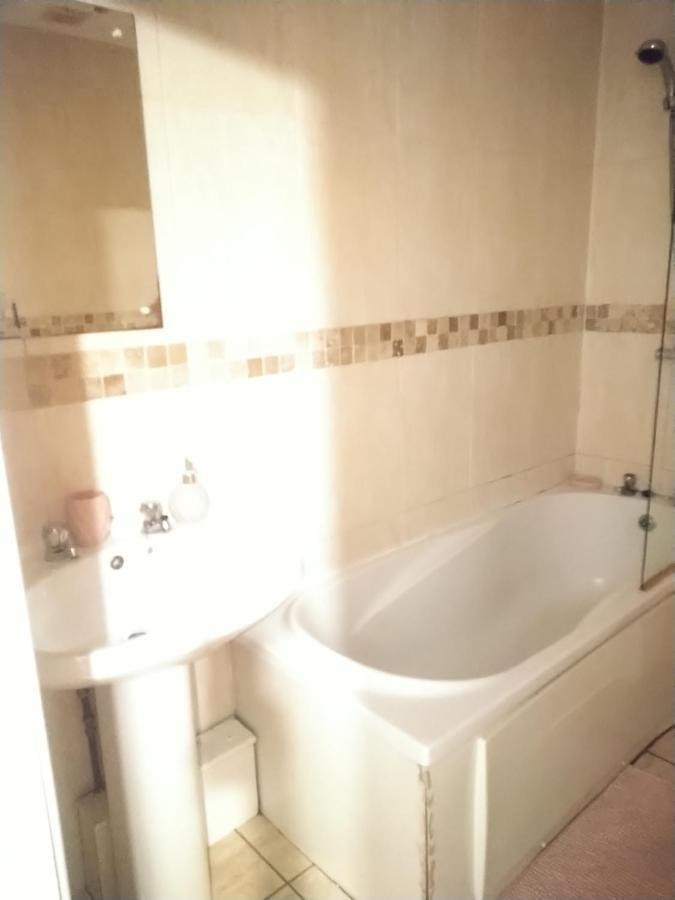 Double Room Close To Bradford University And City Centre ภายนอก รูปภาพ